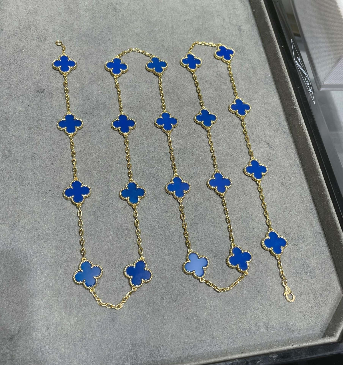 Van Cleef & Arpels CLOVER 20 MOTIF AGATE 86CM NECKLACE