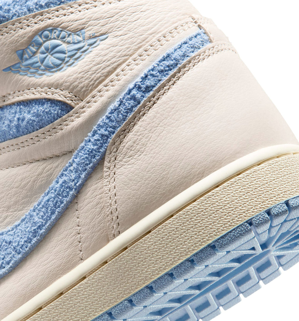 Air Jordan 1 Retro High OG Psychic Blue Women's Lifestyle Shoes - Pale Ivory/Psychic Blue/Coconut Milk