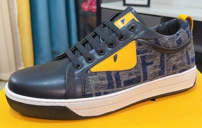 FENDI Patterned Panel Low-Top Sneakers