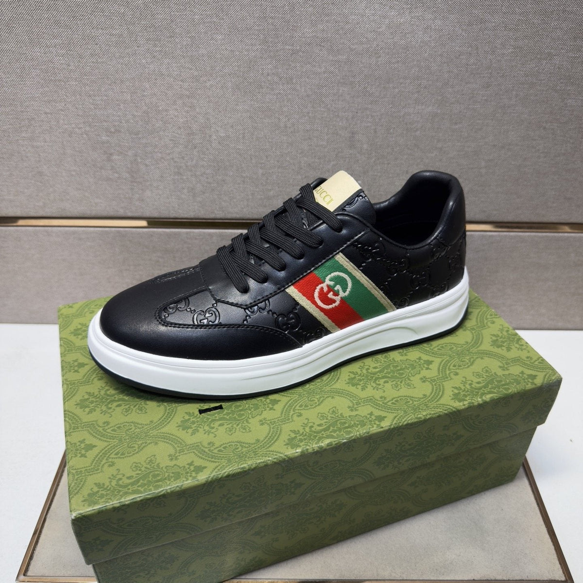 Gucci Men's Green-Red Stripe Low-Top Sneakers